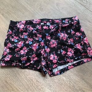 TORRID Floral Shorts Cuffed  24